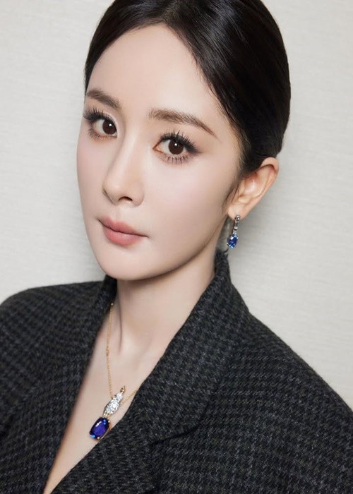 Co tai san 15.000 ty dong, Duong Mich giau co va xinh dep-Hinh-4