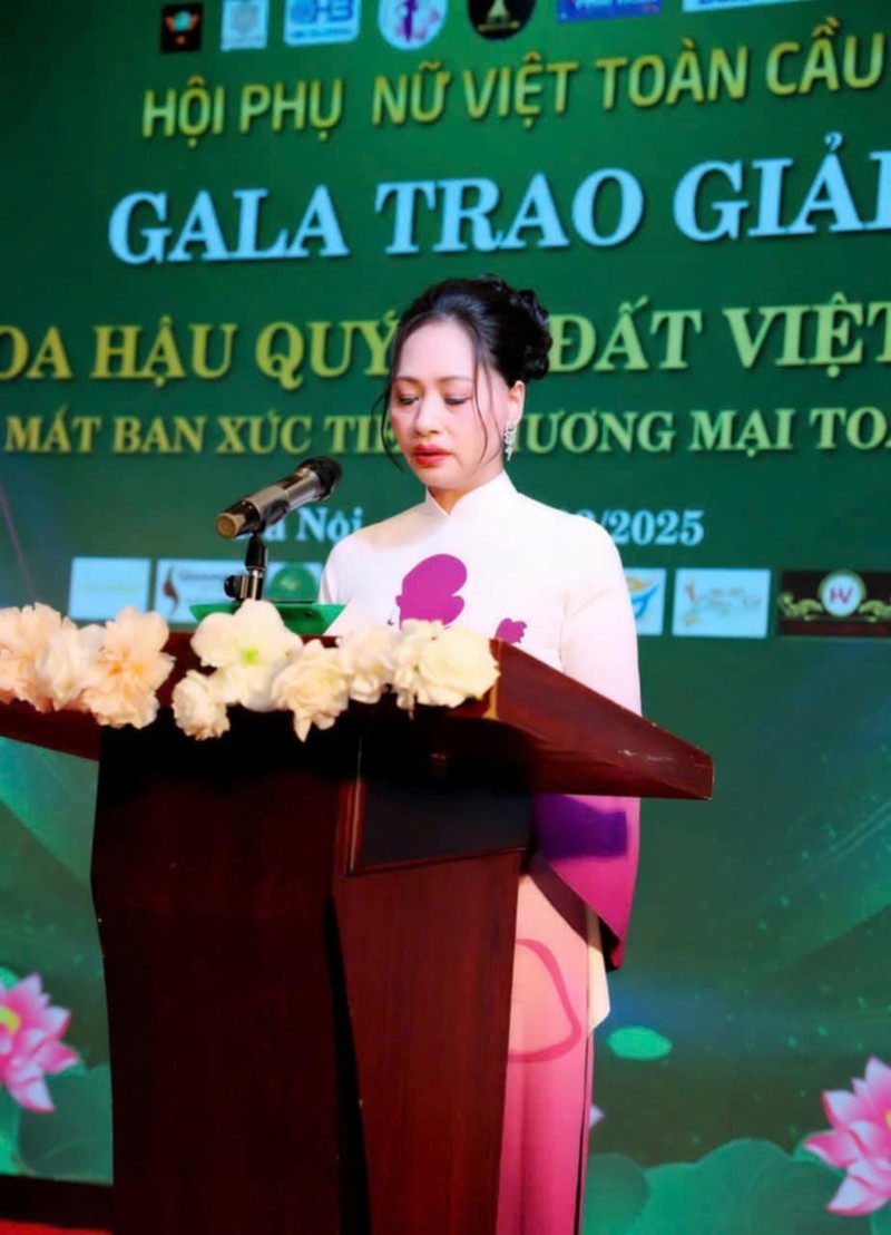 Hoa hau quy ba Dat Viet 2025: Ton vinh ve dep nguoi phu nu