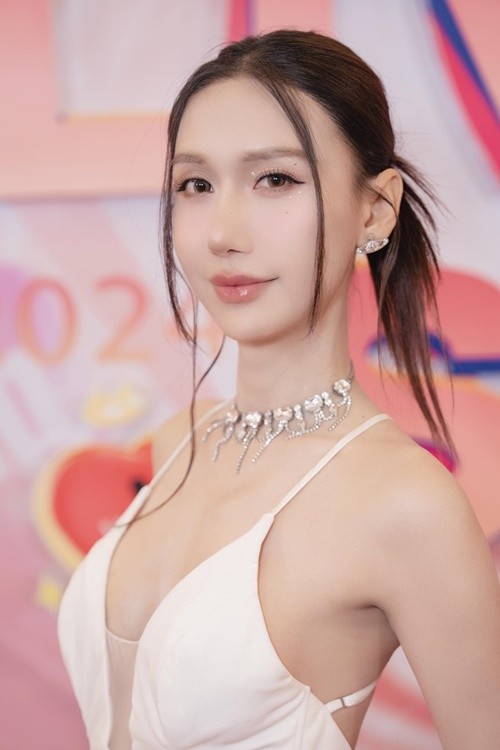 My nhan chuyen gioi Lynk Lee mac bikini khoe dang goi cam-Hinh-3