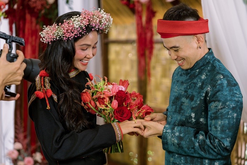 Vo chong H’hen Nie - Tuan Khoi lien tuc khoe hon nhan ngot ngao-Hinh-10