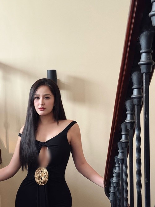 Mai Phuong Thuy giau bac nhat showbiz, ngay cang goi cam