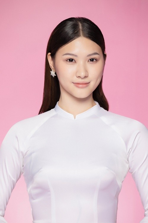 Thi sinh Hoa hau Viet Nam 2024 mat moc dep, voc dang goi cam