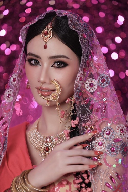 Y Nhi khoe nhan sac cuon hut khi hoa co gai An Do-Hinh-2