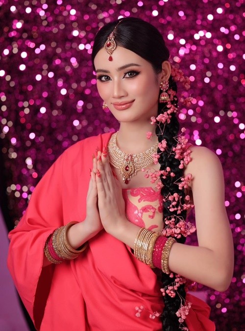 Y Nhi khoe nhan sac cuon hut khi hoa co gai An Do-Hinh-4