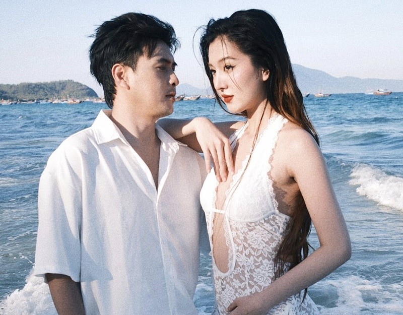 Vo Ho Quang Hieu dien trang phuc xuyen thau sau 4 thang sinh con-Hinh-3