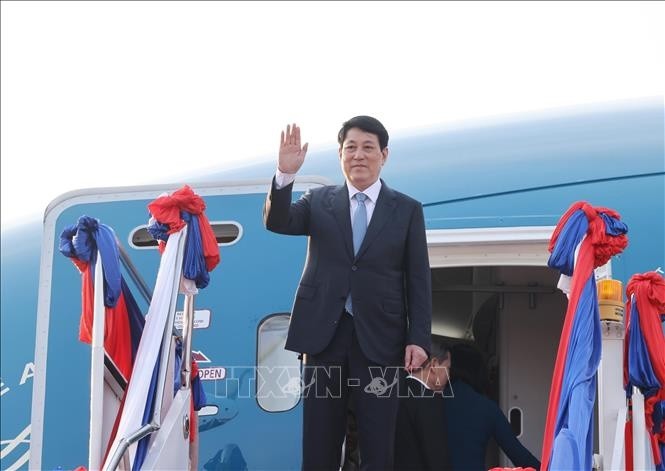 Chủ tịch nước Lương Cường kết thúc tốt đẹp chuyến thăm cấp Nhà nước tới Lào - Hình 3 Chu tich nuoc Luong Cuong ket thuc tot dep chuyen tham cap Nha nuoc toi Lao-Hinh-3