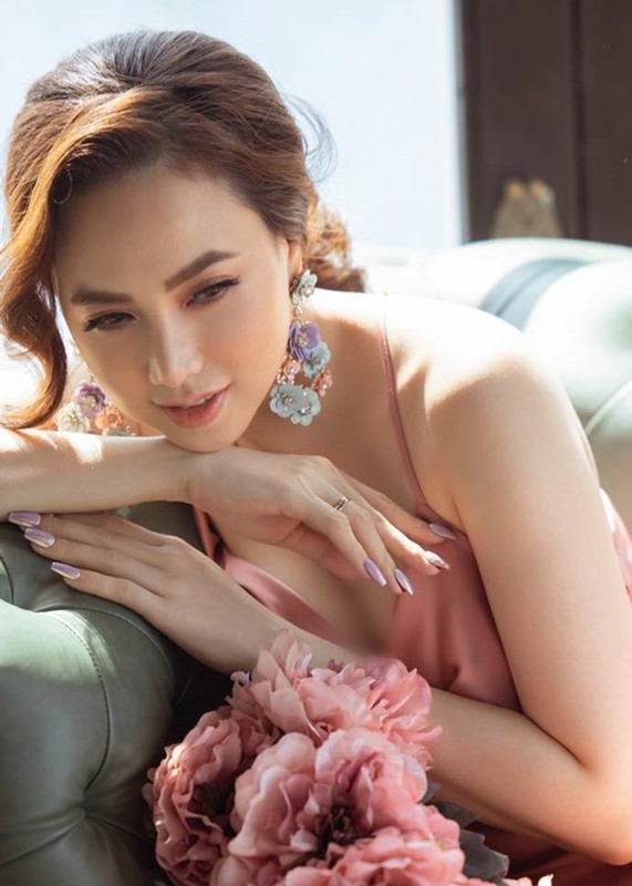 Dinh Ngoc Diep - Minh Ha dep quyen ru khi di bien-Hinh-5