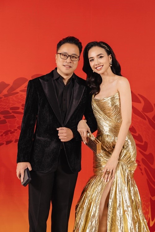Dinh Ngoc Diep - Minh Ha dep quyen ru khi di bien-Hinh-6