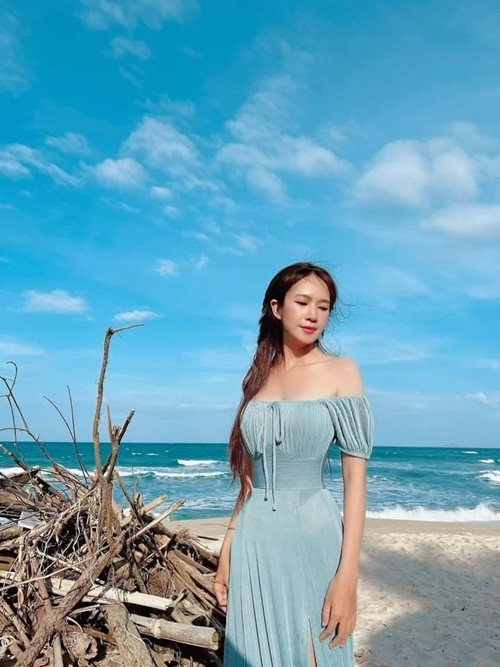 Dinh Ngoc Diep - Minh Ha dep quyen ru khi di bien-Hinh-8