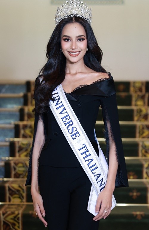 Soi loat doi thu dang gom cua Y Nhi o Miss World 2025-Hinh-4