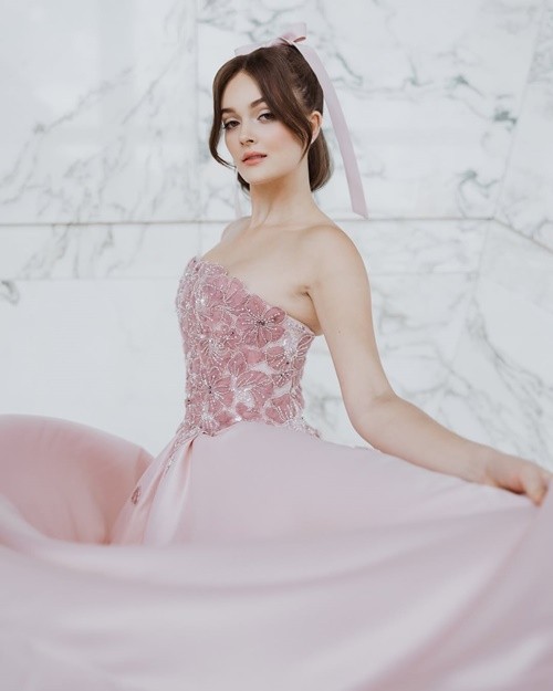 Soi loat doi thu dang gom cua Y Nhi o Miss World 2025-Hinh-7