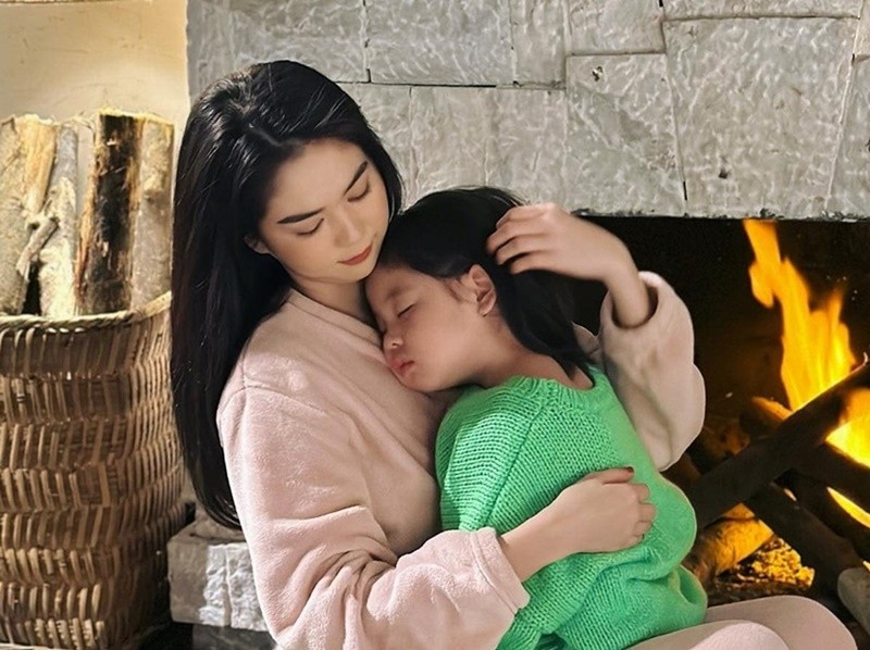 Con gai cua nguoi mau Ngoc Trinh xinh xan, o biet thu 50 ty-Hinh-11