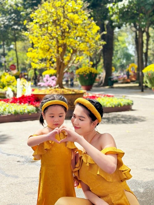 Con gai cua nguoi mau Ngoc Trinh xinh xan, o biet thu 50 ty-Hinh-12