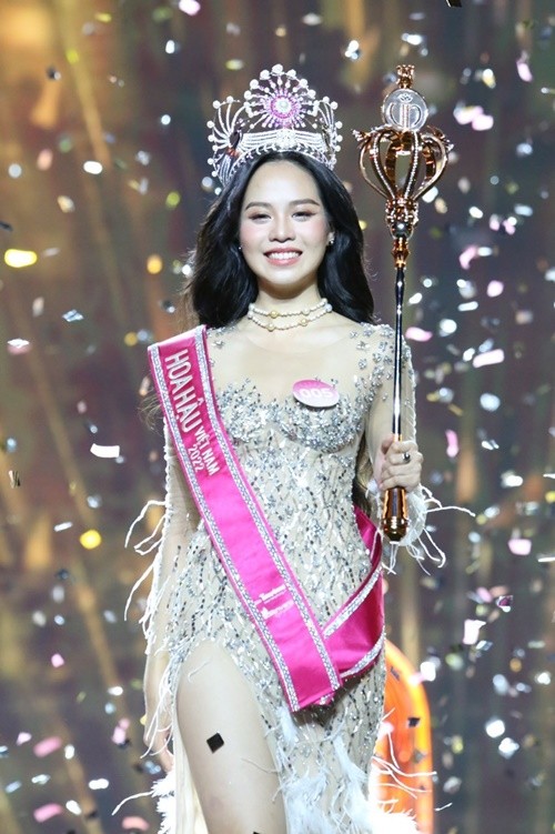 Do sac Thanh Thuy - Thuy Linh - Ngoc Hang sau Hoa hau Viet Nam 2022-Hinh-2