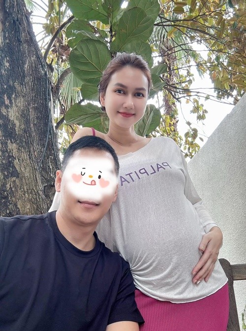 “Bong hong” phim gio vang VTV khoe anh tinh tu ben ban trai-Hinh-6