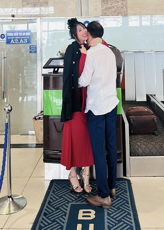 Chuyen tinh ngot ngao cua Phi Thanh Van va ban trai doanh nhan-Hinh-5