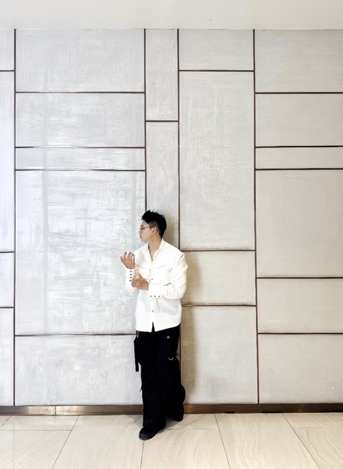 Quy tu cao 1m85, dien trai cua sieu mau Anh Thu-Hinh-2