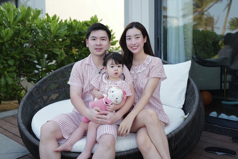 Do Vinh Quang khoe anh du lich nuoc ngoai cung vo Hoa hau-Hinh-11