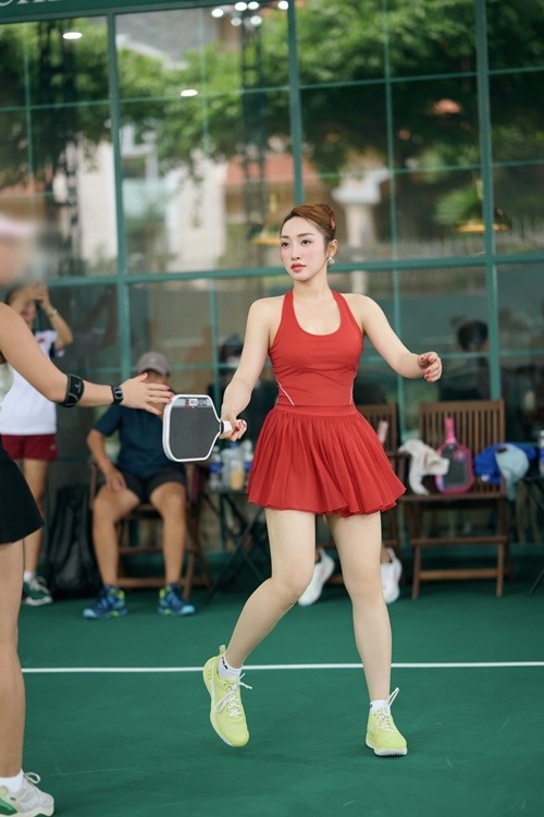 Vo Chi Bao khoe ve goi cam tren san pickleball-Hinh-2