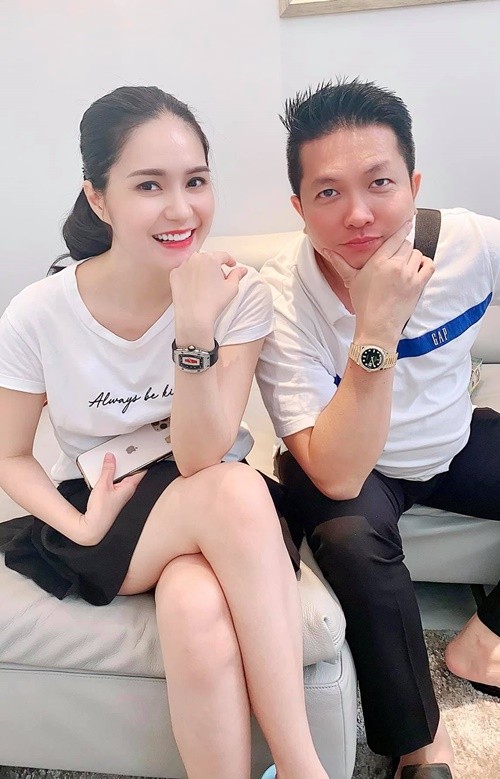 Hon nhan mau hong cua ca si Doan Di Bang va chong doanh nhan-Hinh-4