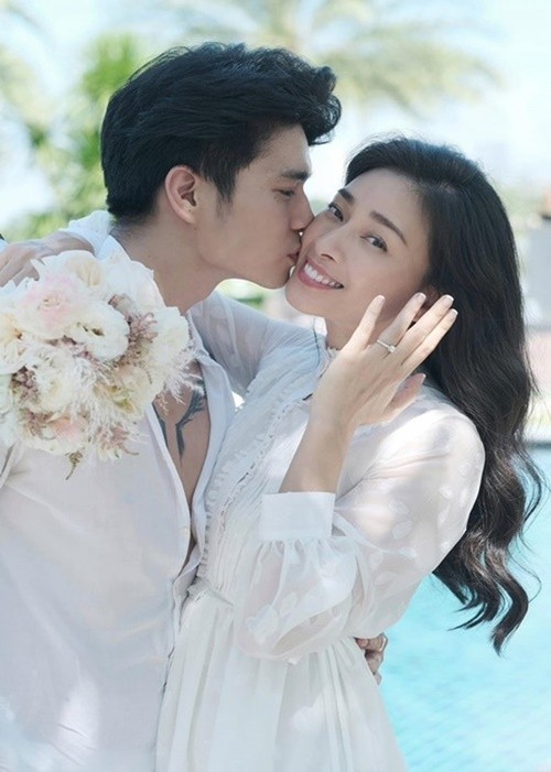 Ngo Thanh Van va loat sao vien man khi lay chong kem chuc tuoi-Hinh-2