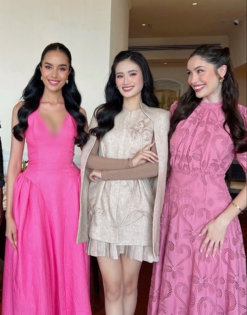 Doi thu Y Nhi mac tao bao, du doan dang quang Miss World