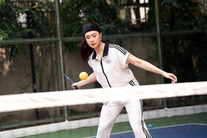 “Nu than man anh” Hong Diem mac goi cam, tre trung tren san pickleball-Hinh-4