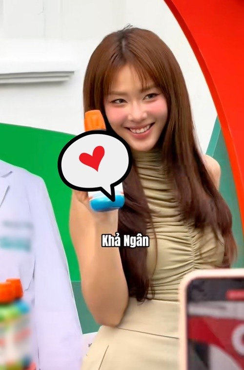 Lo nhan sac that cua Kha Ngan qua camera thuong-Hinh-4