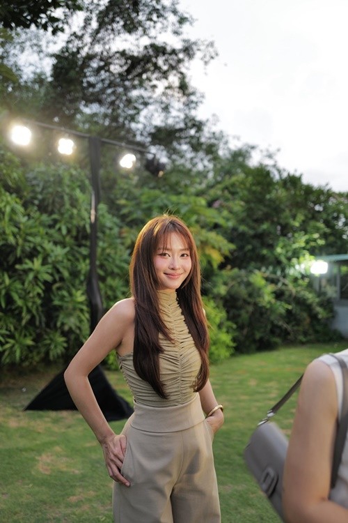 Lo nhan sac that cua Kha Ngan qua camera thuong-Hinh-5