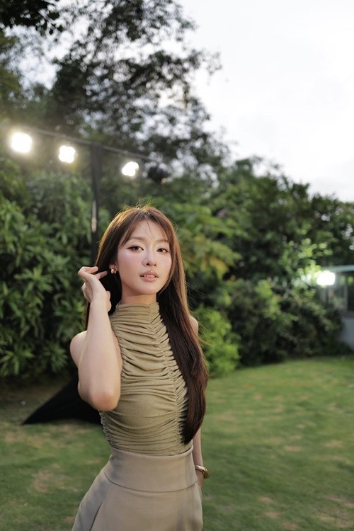 Lo nhan sac that cua Kha Ngan qua camera thuong-Hinh-6