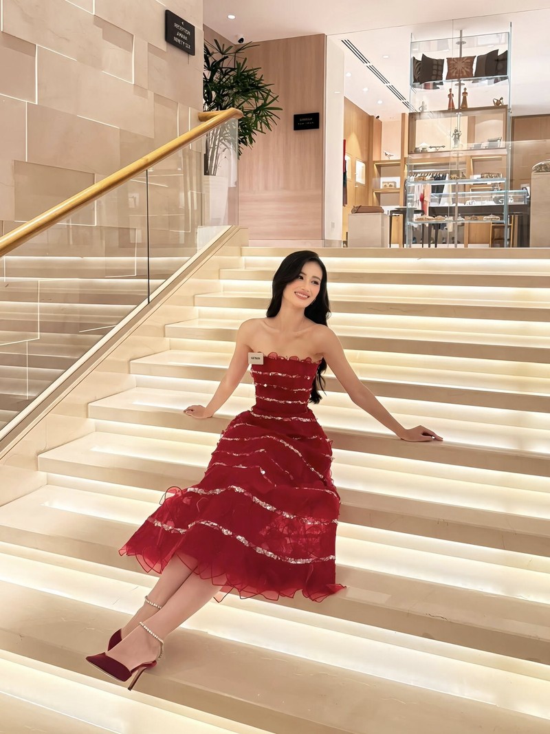 Y Nhi lan xa chup anh cho co ban than o Miss World 2025-Hinh-10