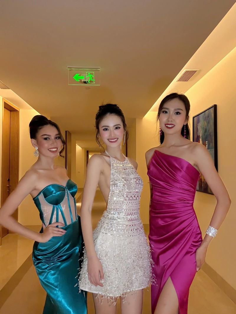 Y Nhi lan xa chup anh cho co ban than o Miss World 2025-Hinh-6