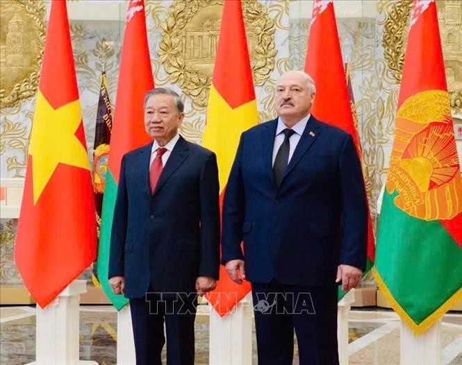 Việt Nam - Belarus nâng cấp quan hệ lên Đối tác chiến lược Viet Nam - Belarus nang cap quan he len Doi tac chien luoc