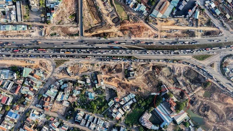 Xem “Than den” di doi nha 1.000 tan o Binh Duong-Hinh-8