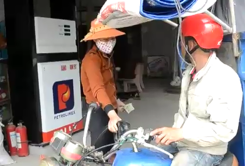 Gia xang dau dao Ly Son van cao ngat nguong