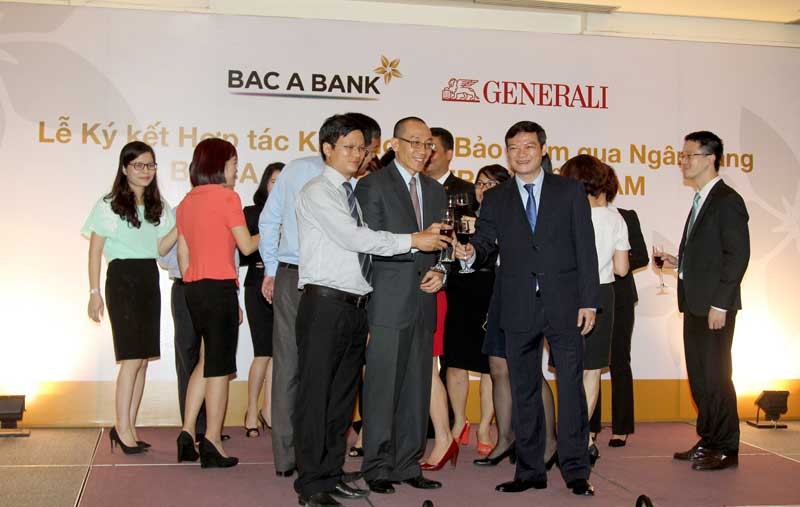 BAC A BANK “bat tay” ong lon bao hiem the gioi-Hinh-6