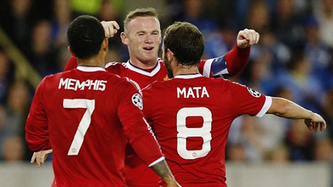 Rooney lap hat-trick giup M.U tro lai vong bang Champions League
