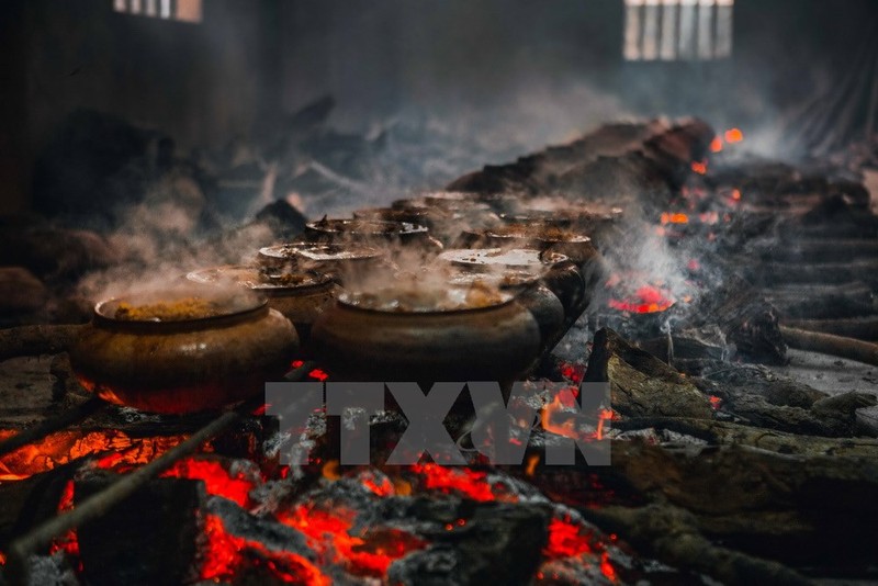 Can canh “cong nghe” kho ca truyen thong cua lang Vu Dai