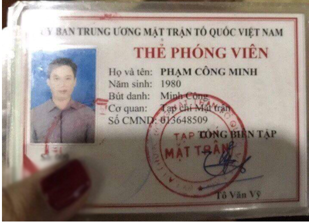 Tap chi Mat tran phat hien nhieu giay gioi thieu, the phong vien sai quy dinh