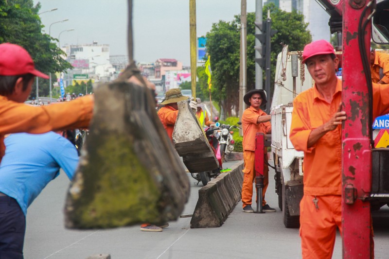 Anh: Nut giao truoc cau Sai Gon tam thoi “dong cua” de thi cong du an-Hinh-3