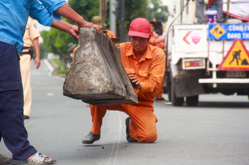 Anh: Nut giao truoc cau Sai Gon tam thoi “dong cua” de thi cong du an-Hinh-6