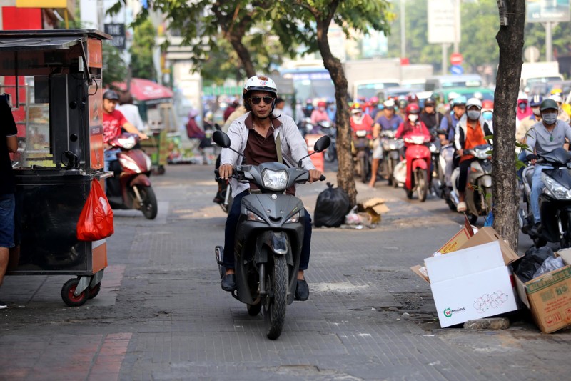 Giao thong Sai Gon hon loan, 'ngat tho' nhung ngay can Tet-Hinh-15