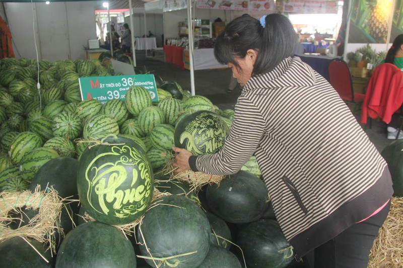 Dua hau 'sieu to khong lo' khac thu phap ban tien trieu moi cap-Hinh-11