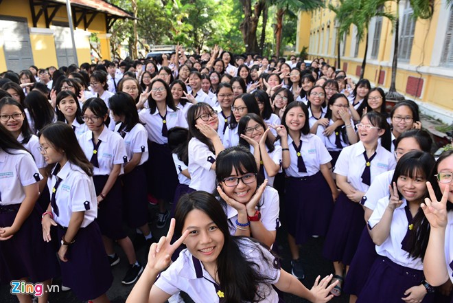 Hinh anh tuoi vui ngay khai giang tren khap ca nuoc-Hinh-12