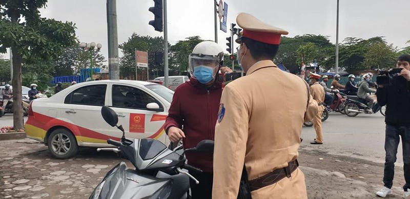 Tai sao nguoi dan Ha Noi vui ve huong ung khi CSGT Ha Noi kiem tra nong do con?