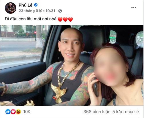 Facebook Phu Le dang hinh di choi, om vo… soc da “ra trai”?-Hinh-4