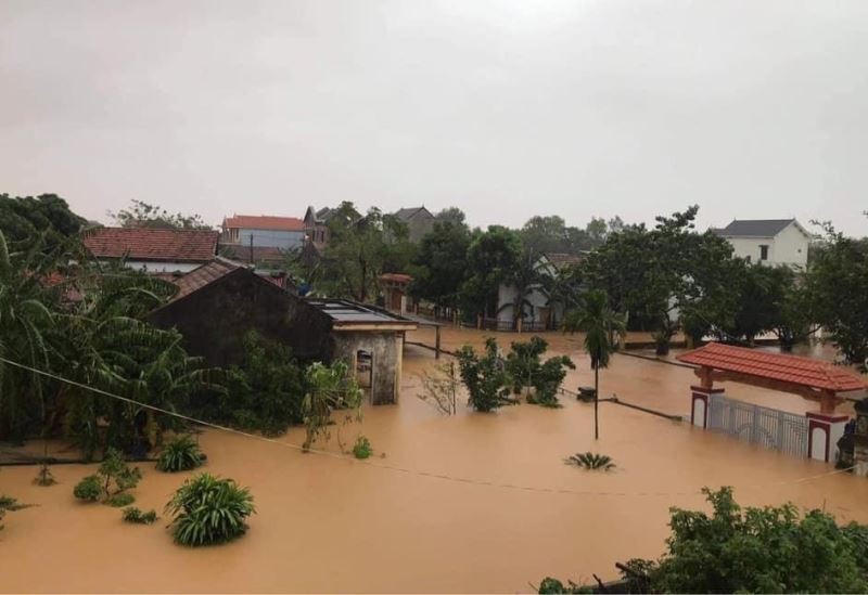 Hang loat ho chua o mien Trung dang xa lu