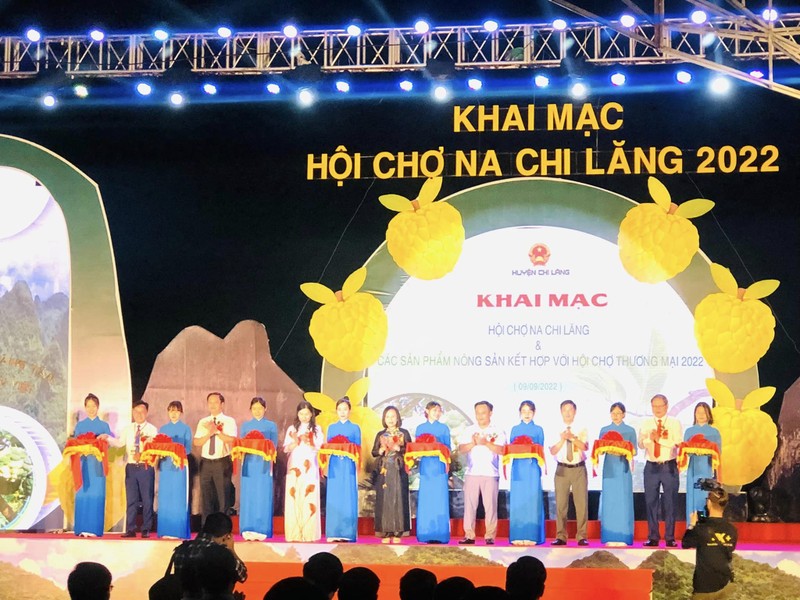 Khai mac Hoi cho Na Chi Lang nam 2022: 3 qua na gia 159 trieu