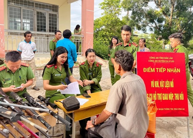 Dak Lak: Doi gao lay vu khi, vat lieu no, cong cu ho tro va phao