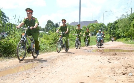 Canh sat Ha Noi se tuan tra bang xe dap-Hinh-2